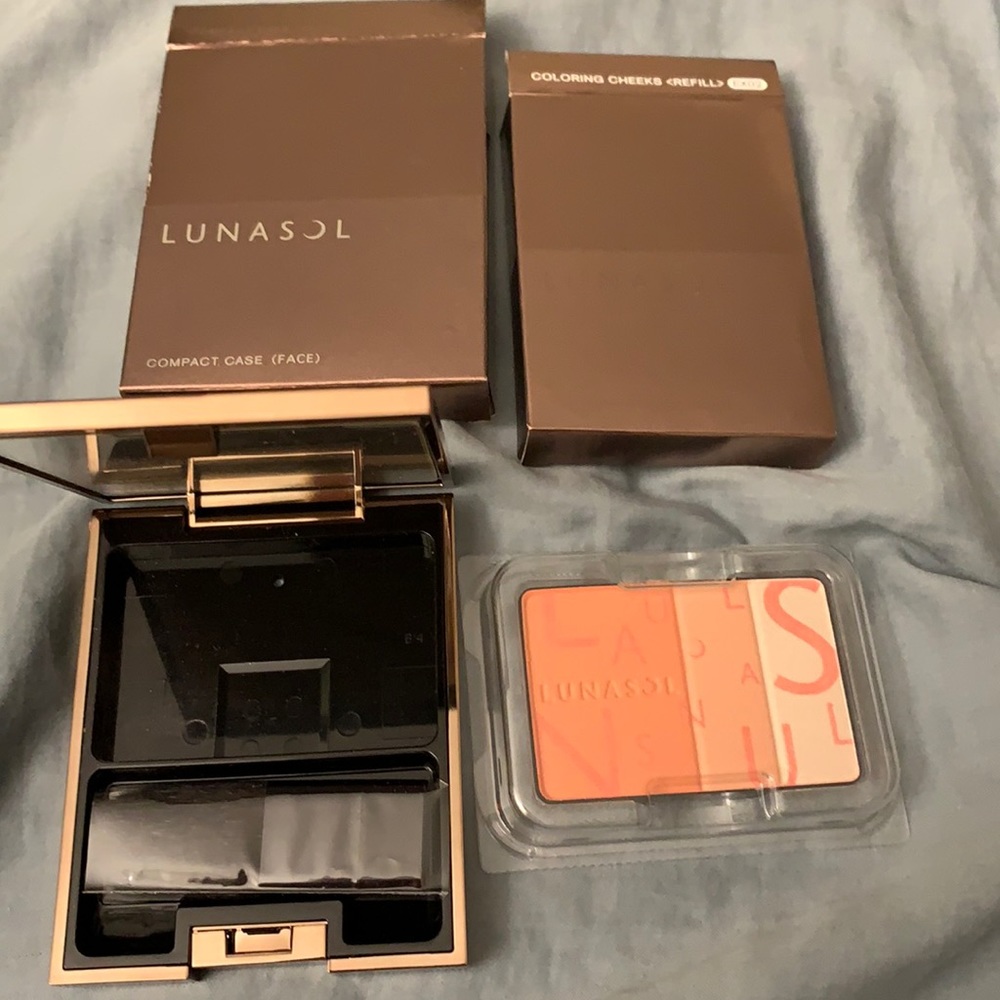 🆕new in box Kanebo lunasol cheek blush and case